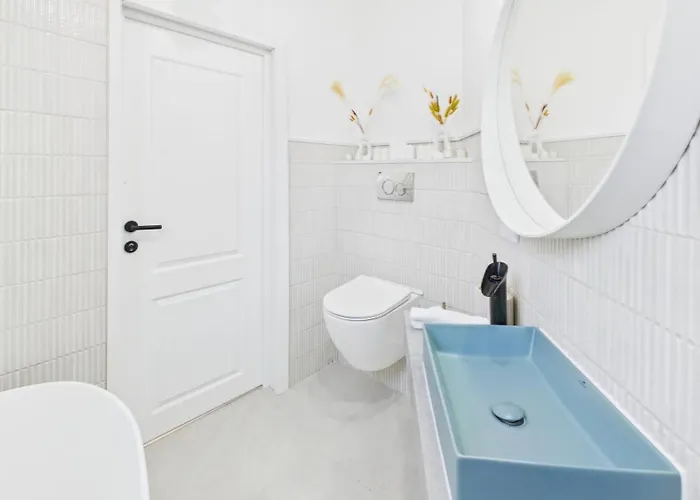 Chic In The Heart Of