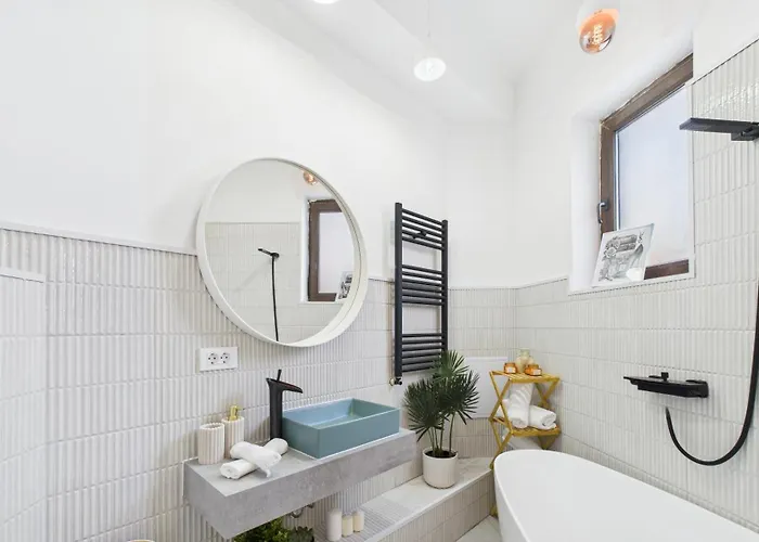 Chic In The Heart Of ブカレスト