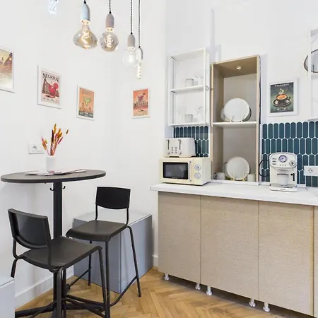Chic In The Heart Of Apartment Bukarest