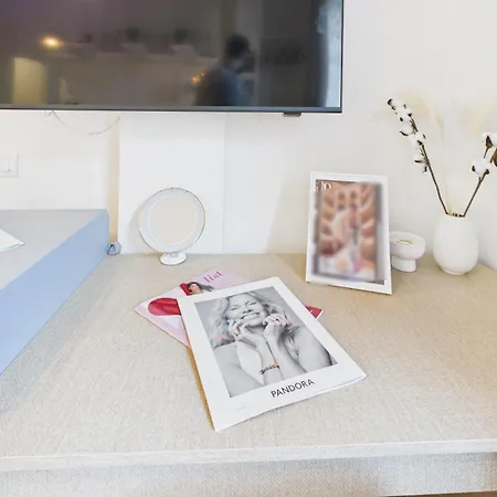 Chic In The Heart Of *