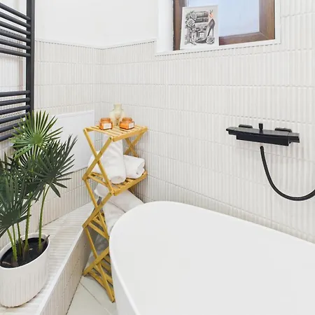 Chic In The Heart Of * Bucarest