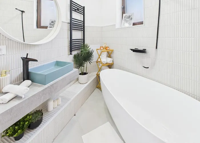 Chic In The Heart Of